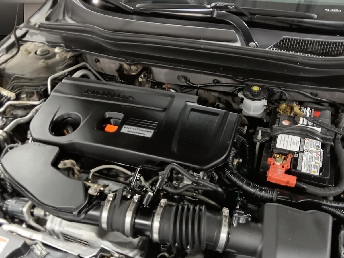 2018 Honda Accord Sedan - Image 10