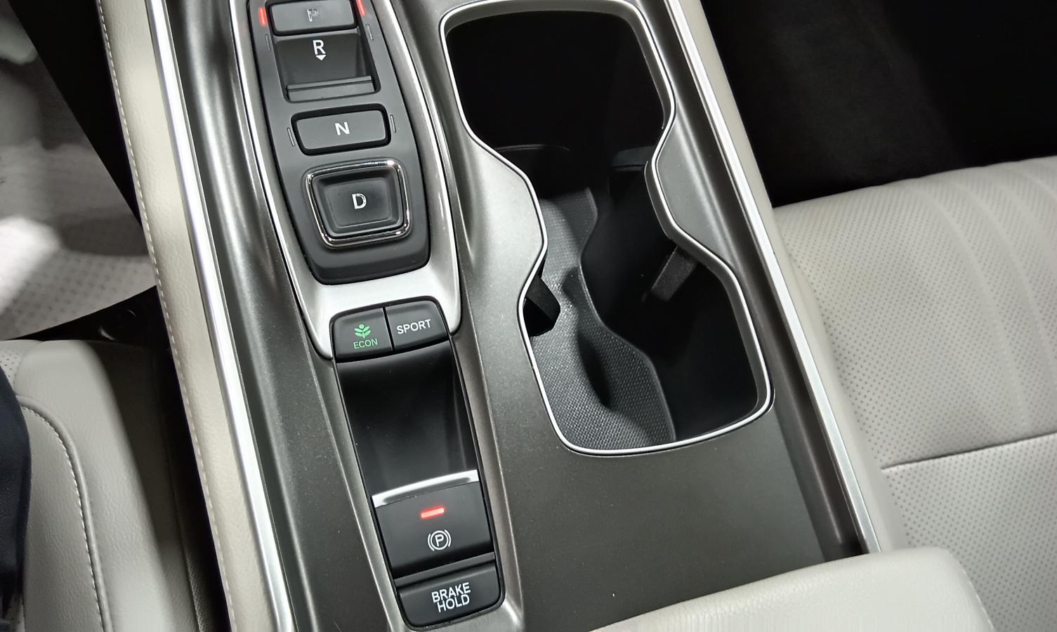 2018 Honda Accord Sedan - Image 32