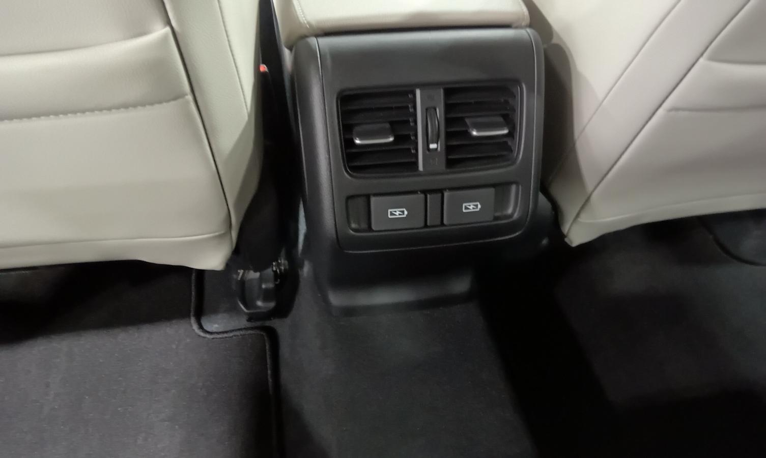 2018 Honda Accord Sedan - Image 33