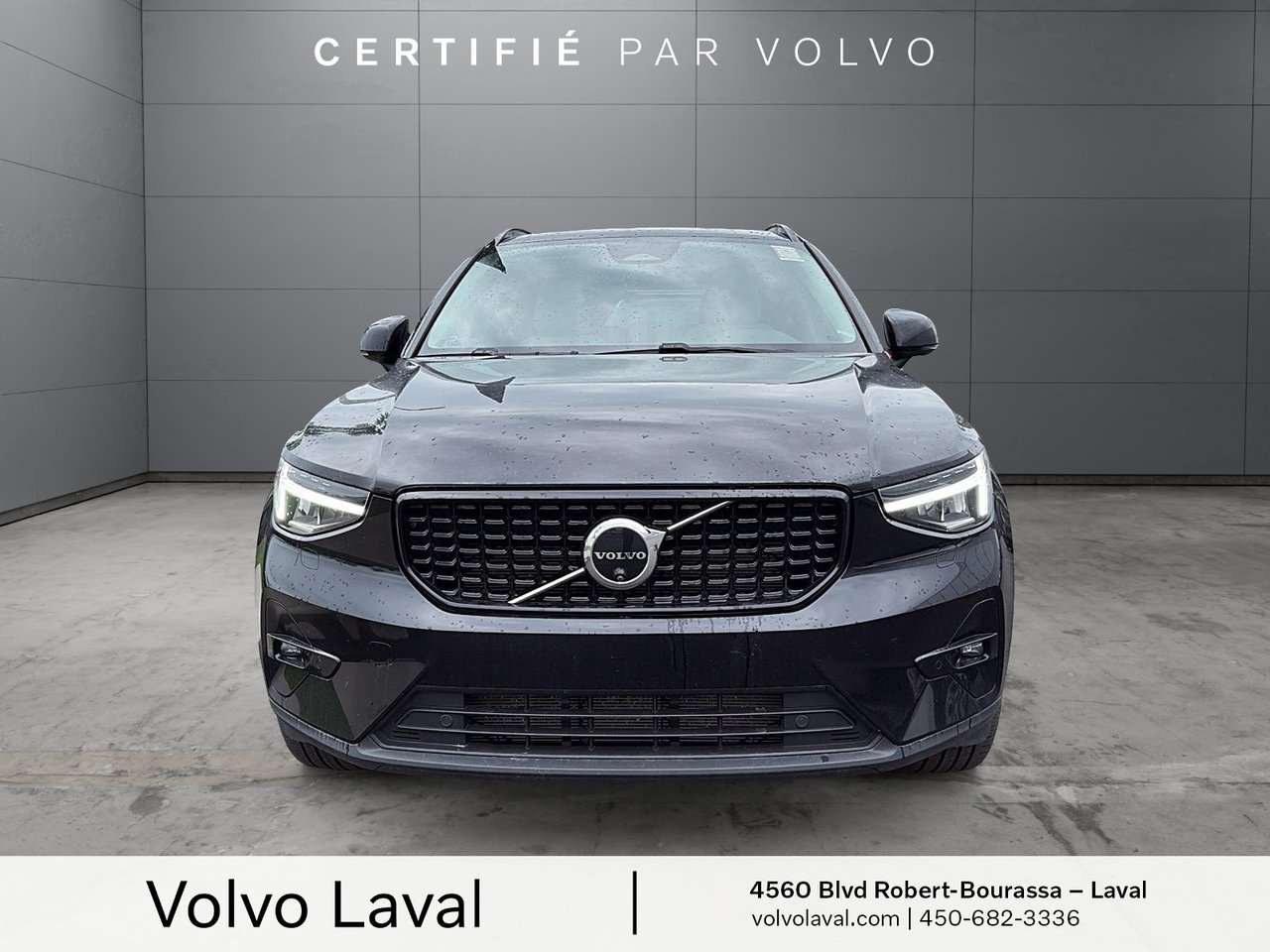 2025 Volvo XC40 - Image 2