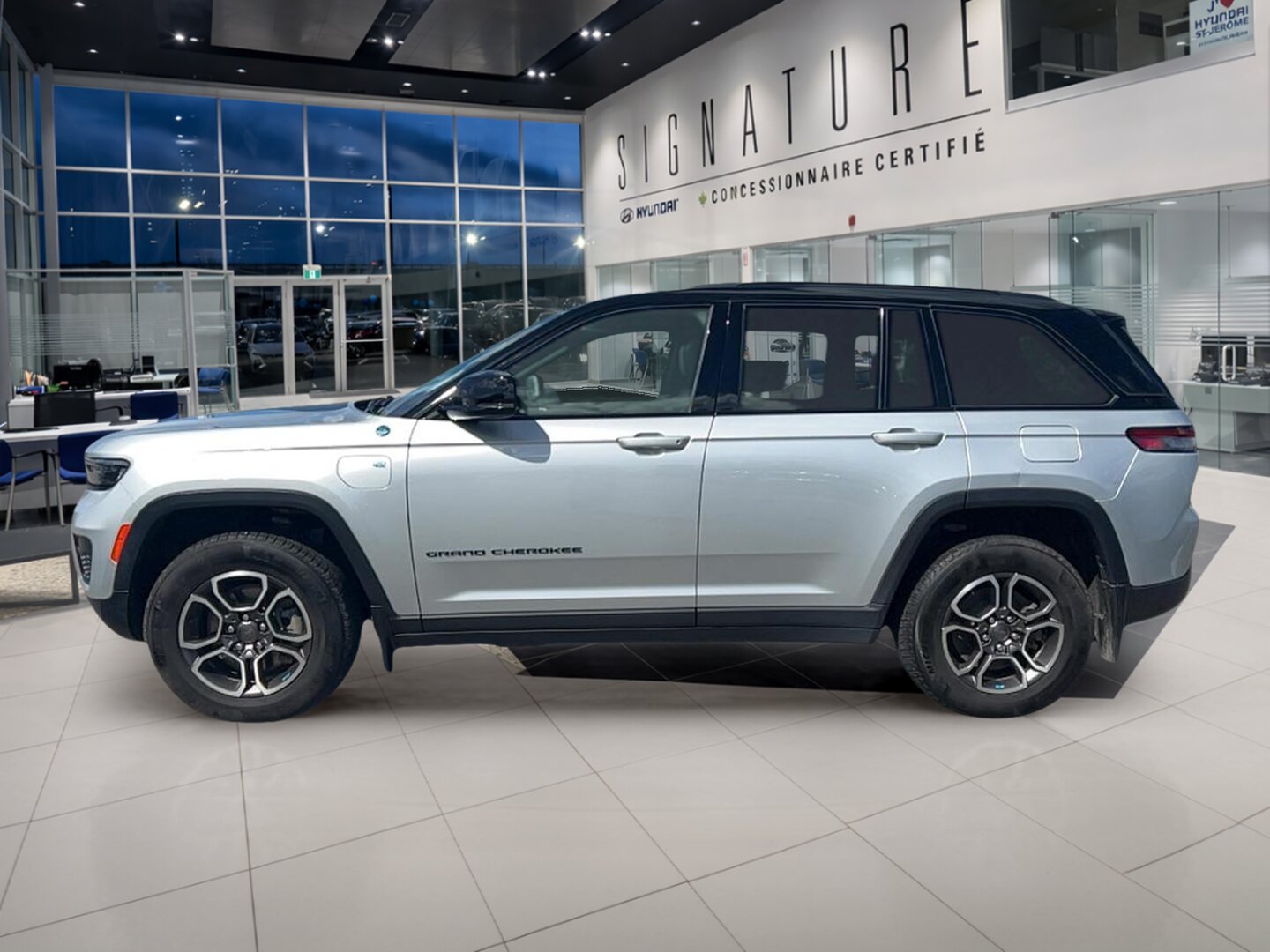 2022 Jeep Grand Cherokee 4xe - Image 8