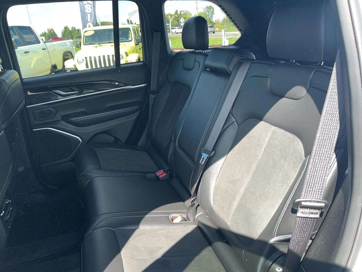 2022 Jeep Grand Cherokee 4xe - Image 17