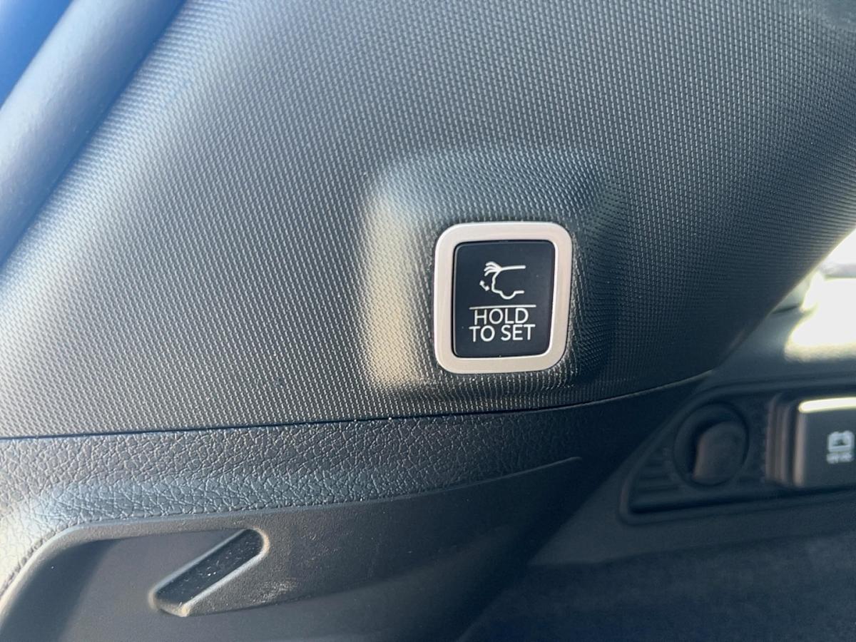 2022 Jeep Grand Cherokee 4xe - Image 22