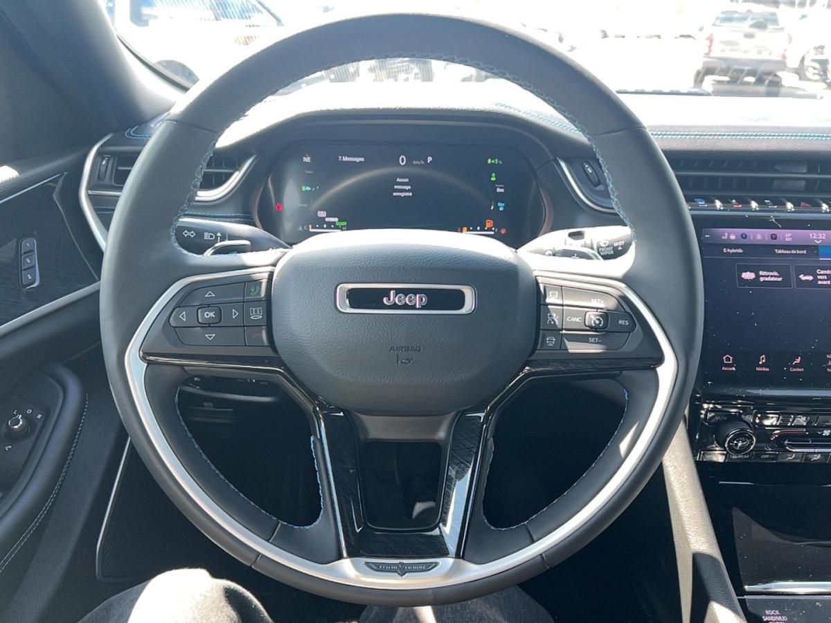 2022 Jeep Grand Cherokee 4xe - Image 24