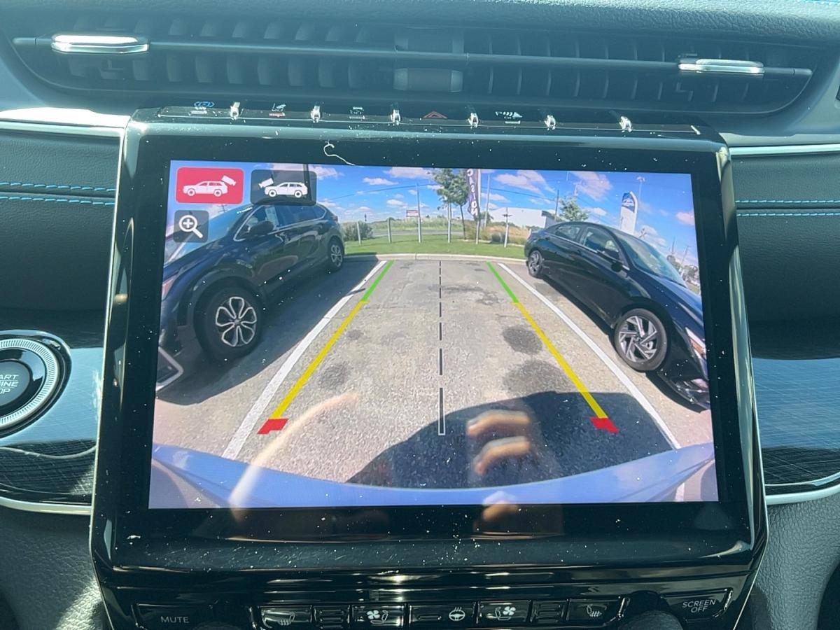 2022 Jeep Grand Cherokee 4xe - Image 30
