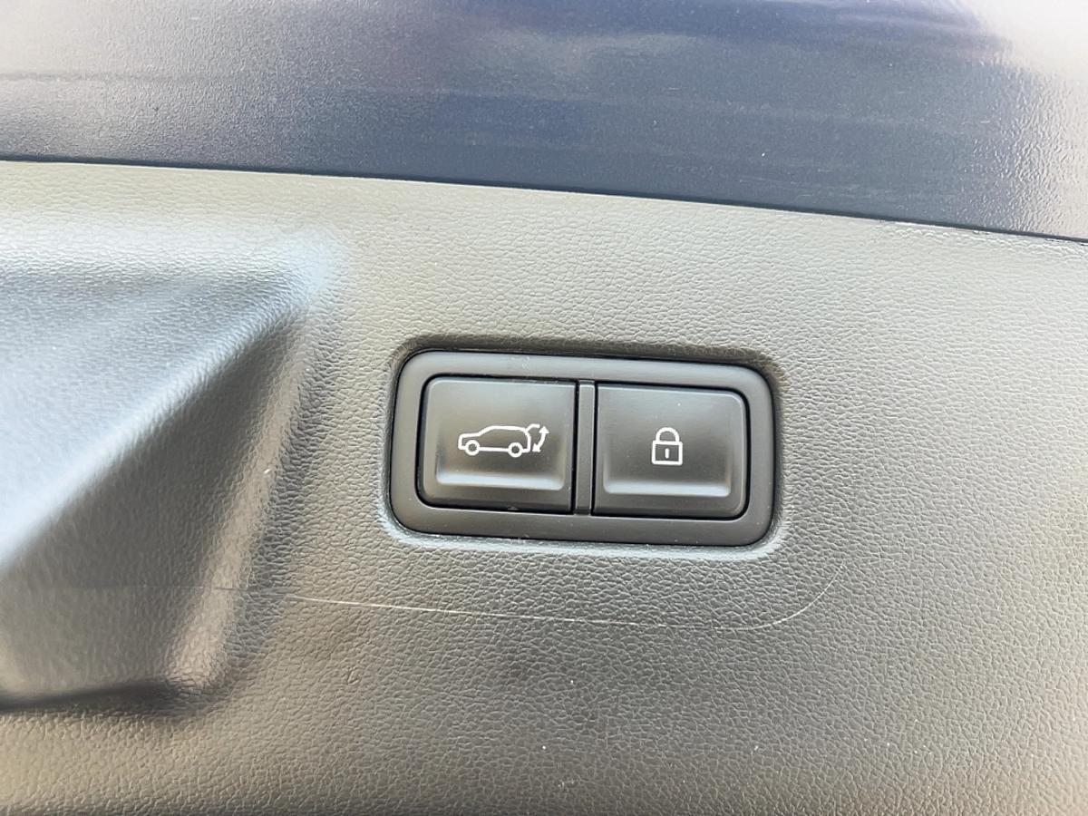 2025 Hyundai Santa Fe - Image 21