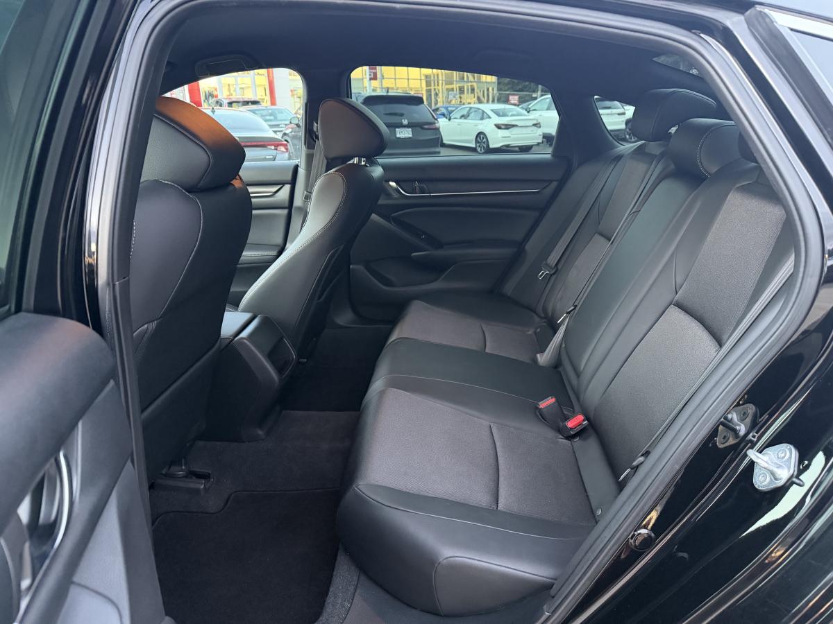 2021 Honda Accord Sedan - Image 10