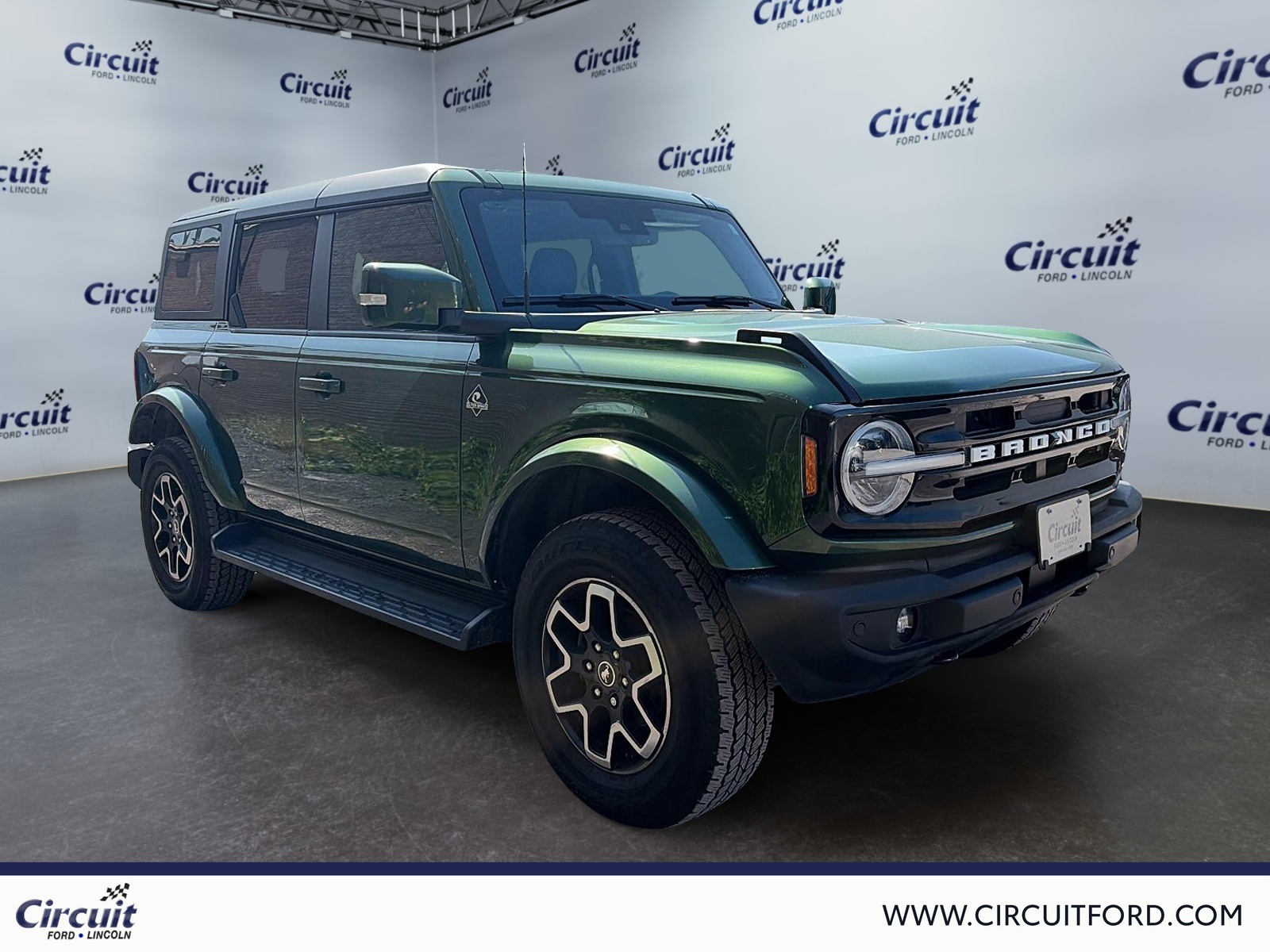 2025 Ford Bronco - Image 3