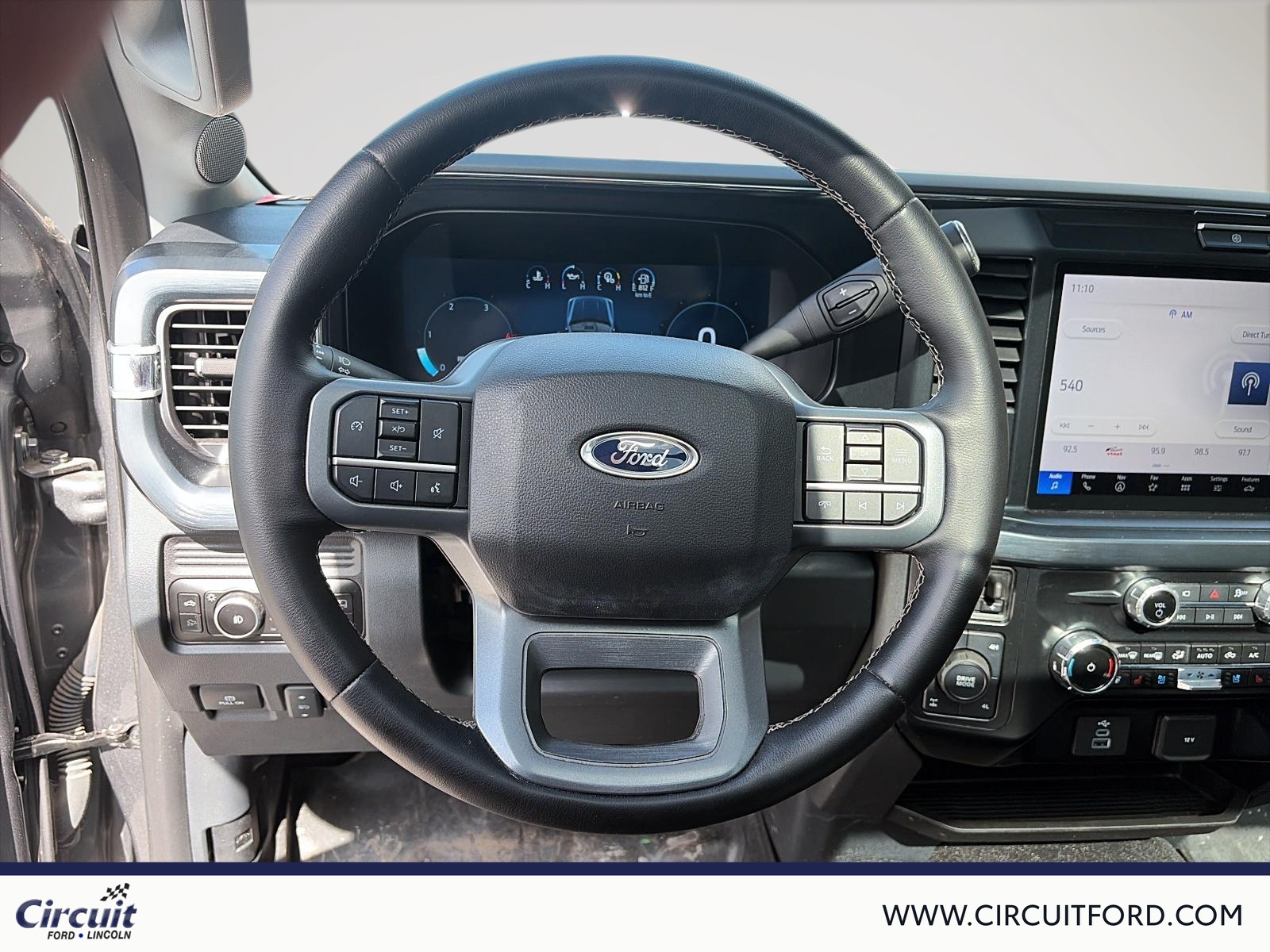 2025 Ford Super Duty F-250 SRW - Image 13