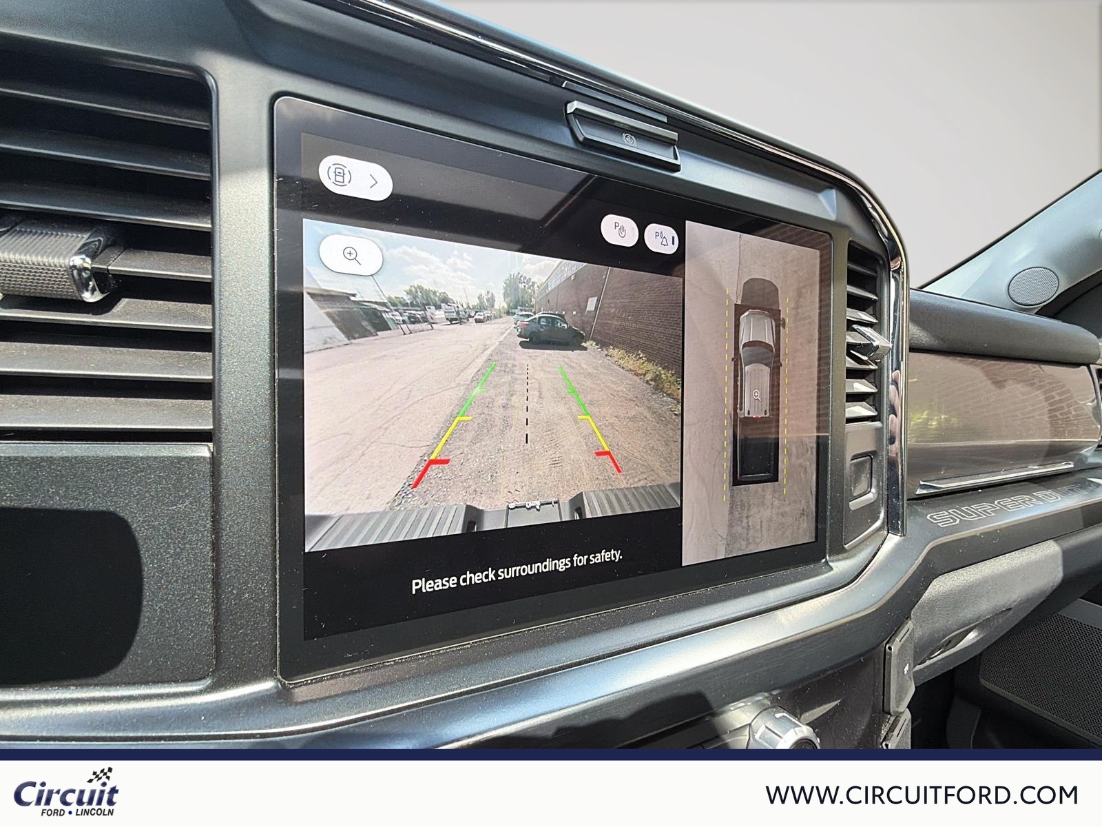 2025 Ford Super Duty F-250 SRW - Image 18