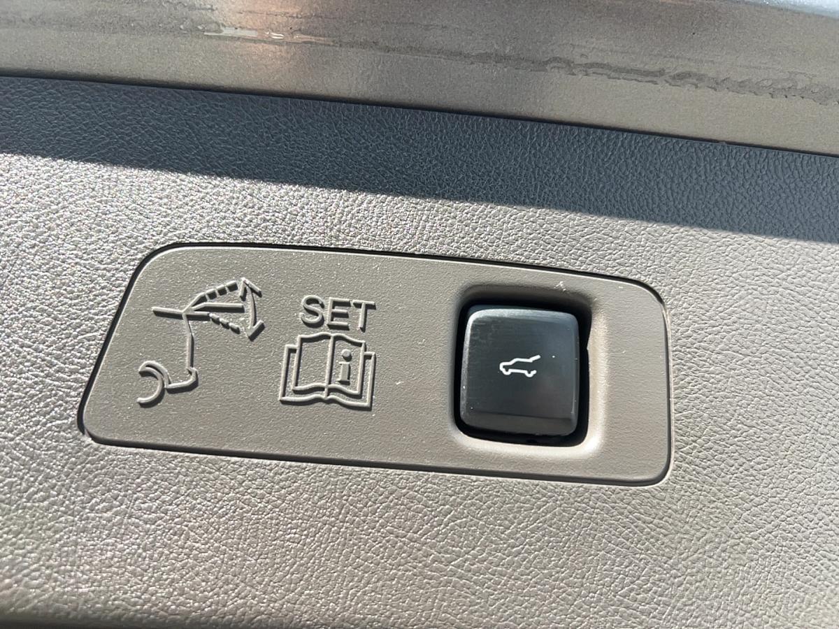 2021 Lincoln Corsair - Image 21