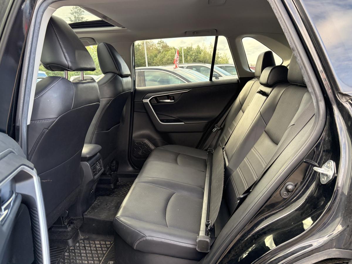 2022 Toyota RAV4 - Image 8