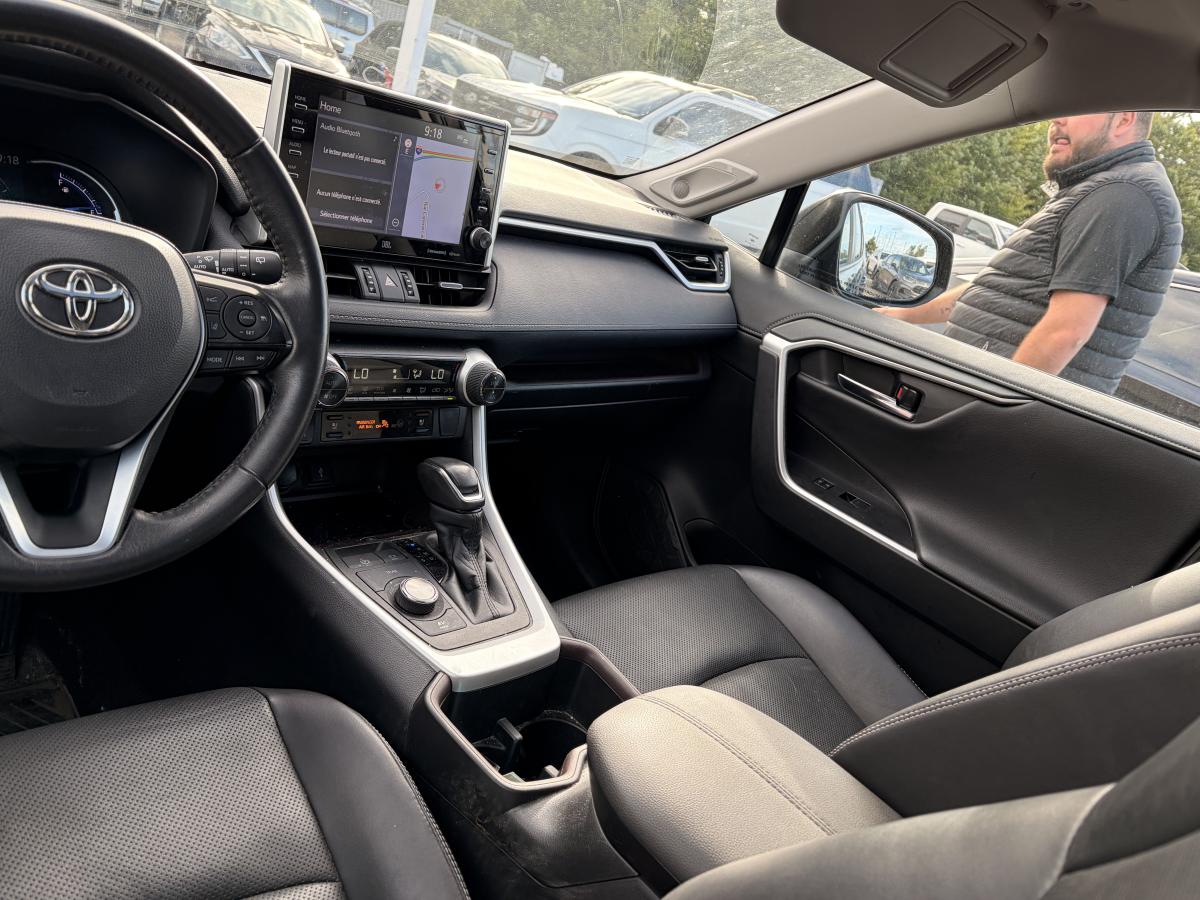 2022 Toyota RAV4 - Image 10