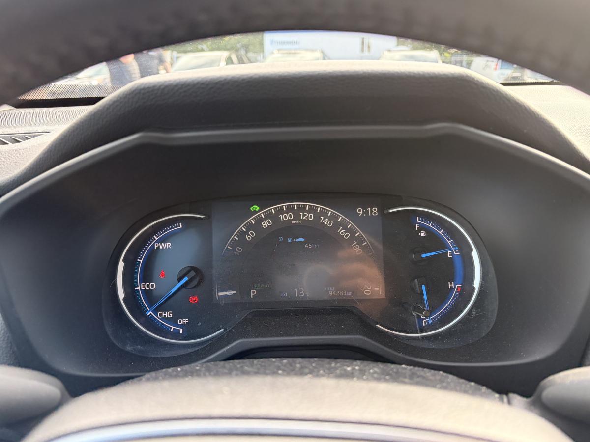 2022 Toyota RAV4 - Image 19