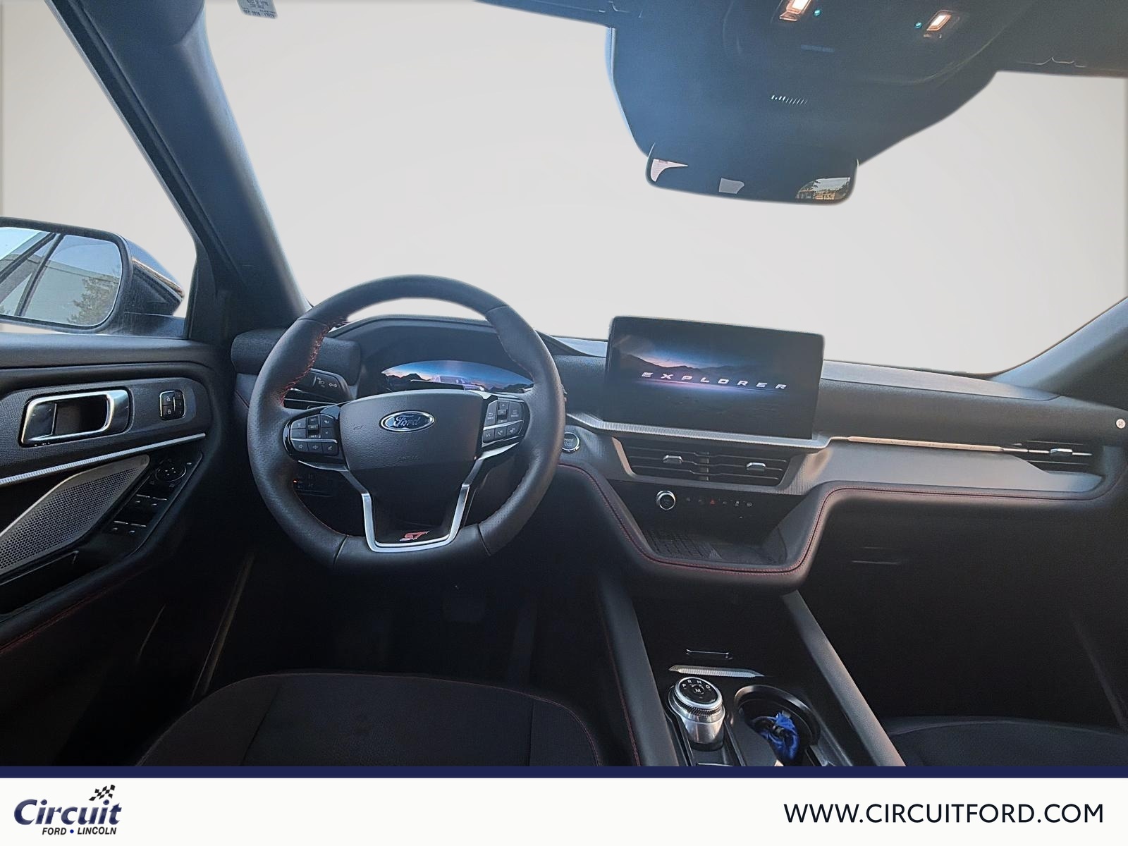 2025 Ford Explorer - Image 10
