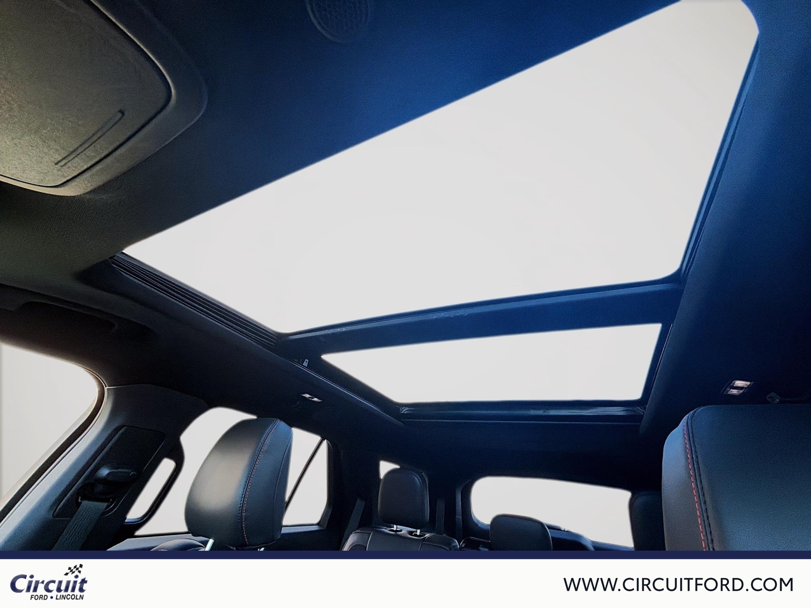 2025 Ford Explorer - Image 15