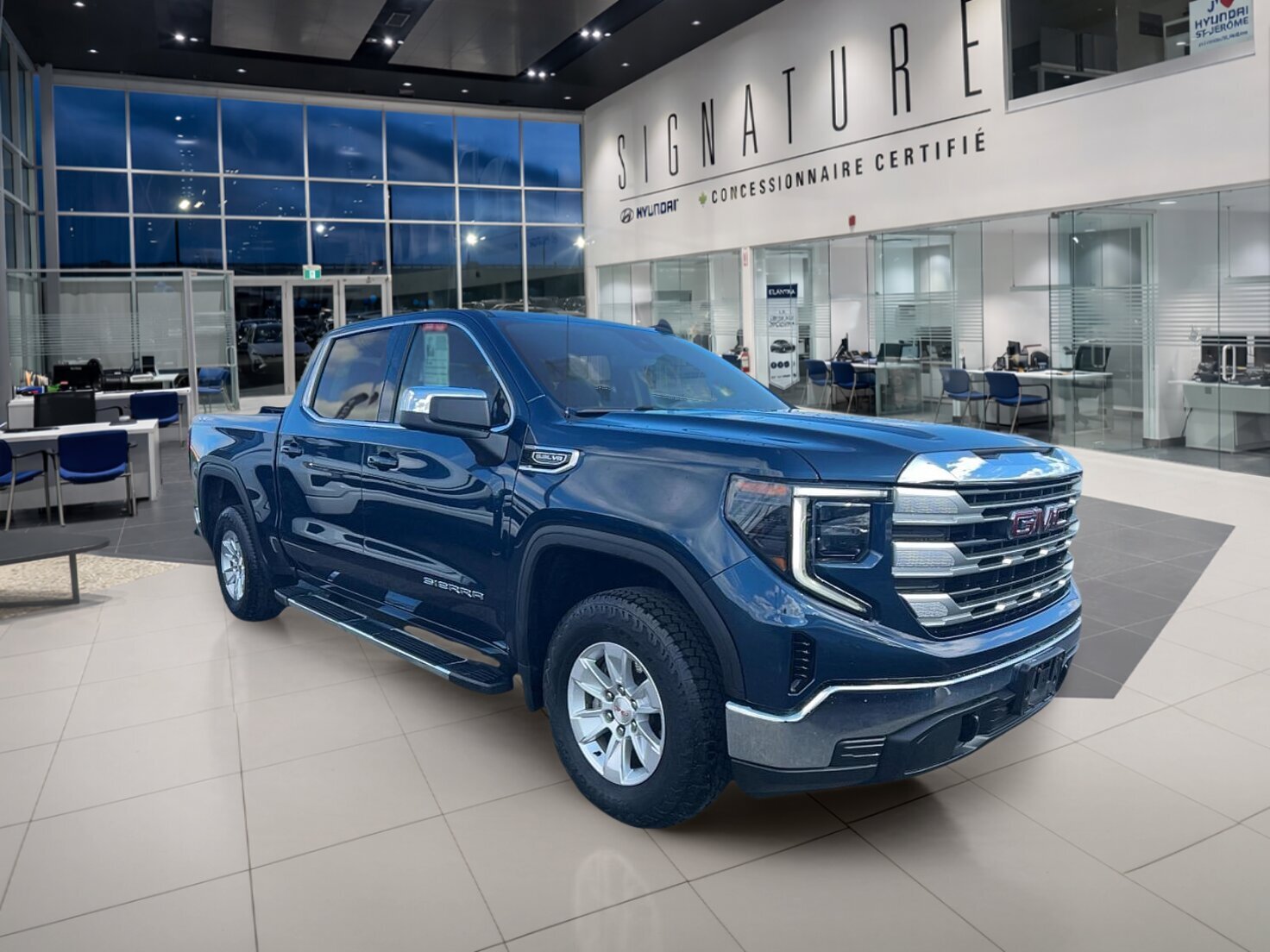 2023 GMC Sierra 1500 - Image 3
