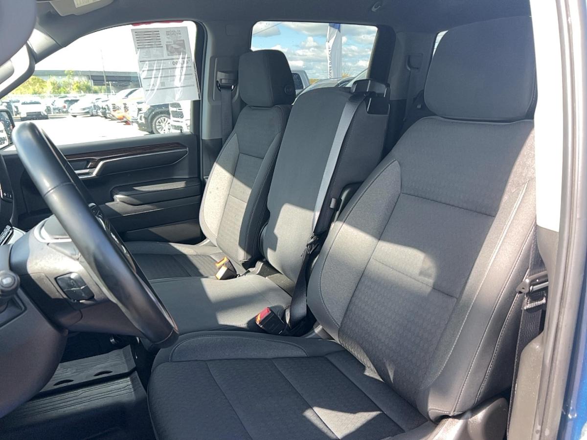2023 GMC Sierra 1500 - Image 11