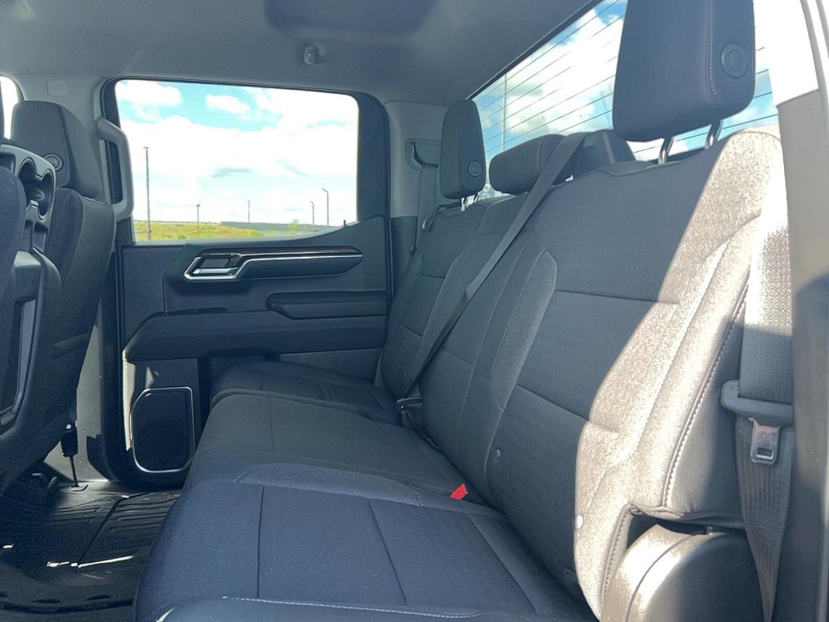 2023 GMC Sierra 1500 - Image 17