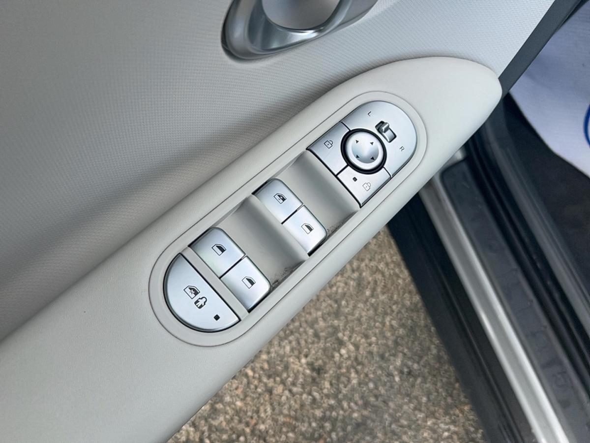2023 Hyundai IONIQ 5 - Image 15