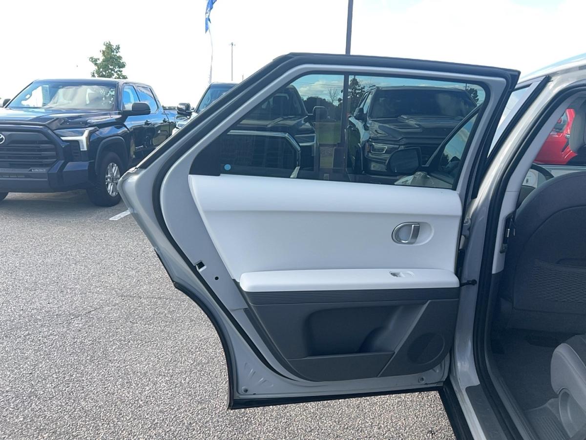 2023 Hyundai IONIQ 5 - Image 18