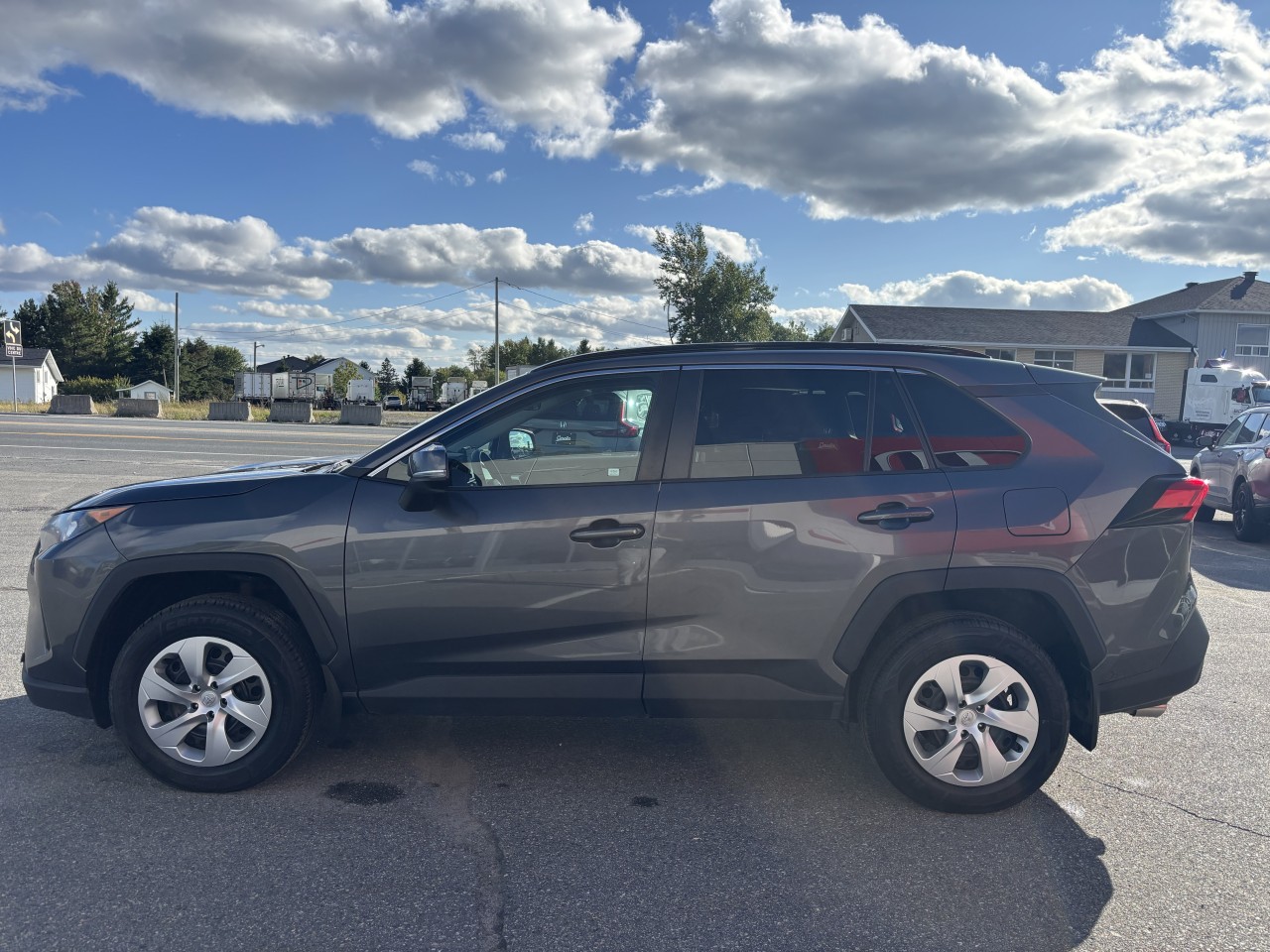 2021 Toyota RAV4 - Image 8