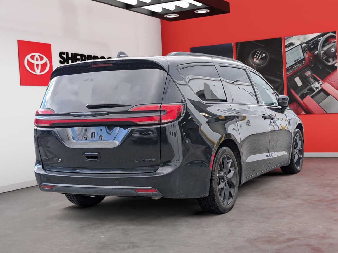 2025 Chrysler Pacifica - Image 4