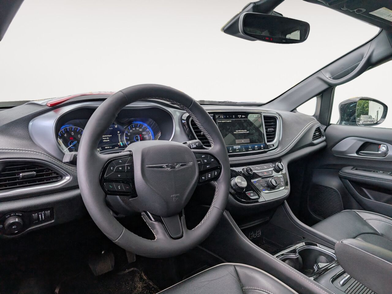 2025 Chrysler Pacifica - Image 9