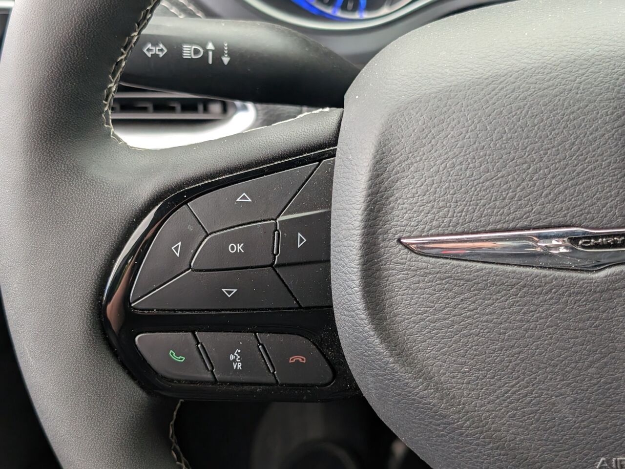 2025 Chrysler Pacifica - Image 14