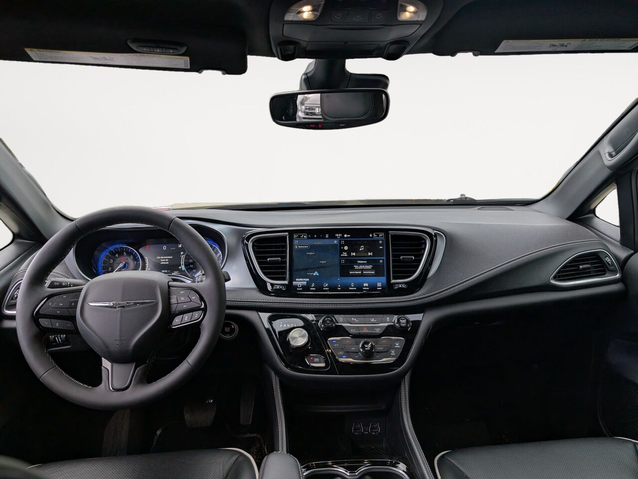2025 Chrysler Pacifica - Image 16