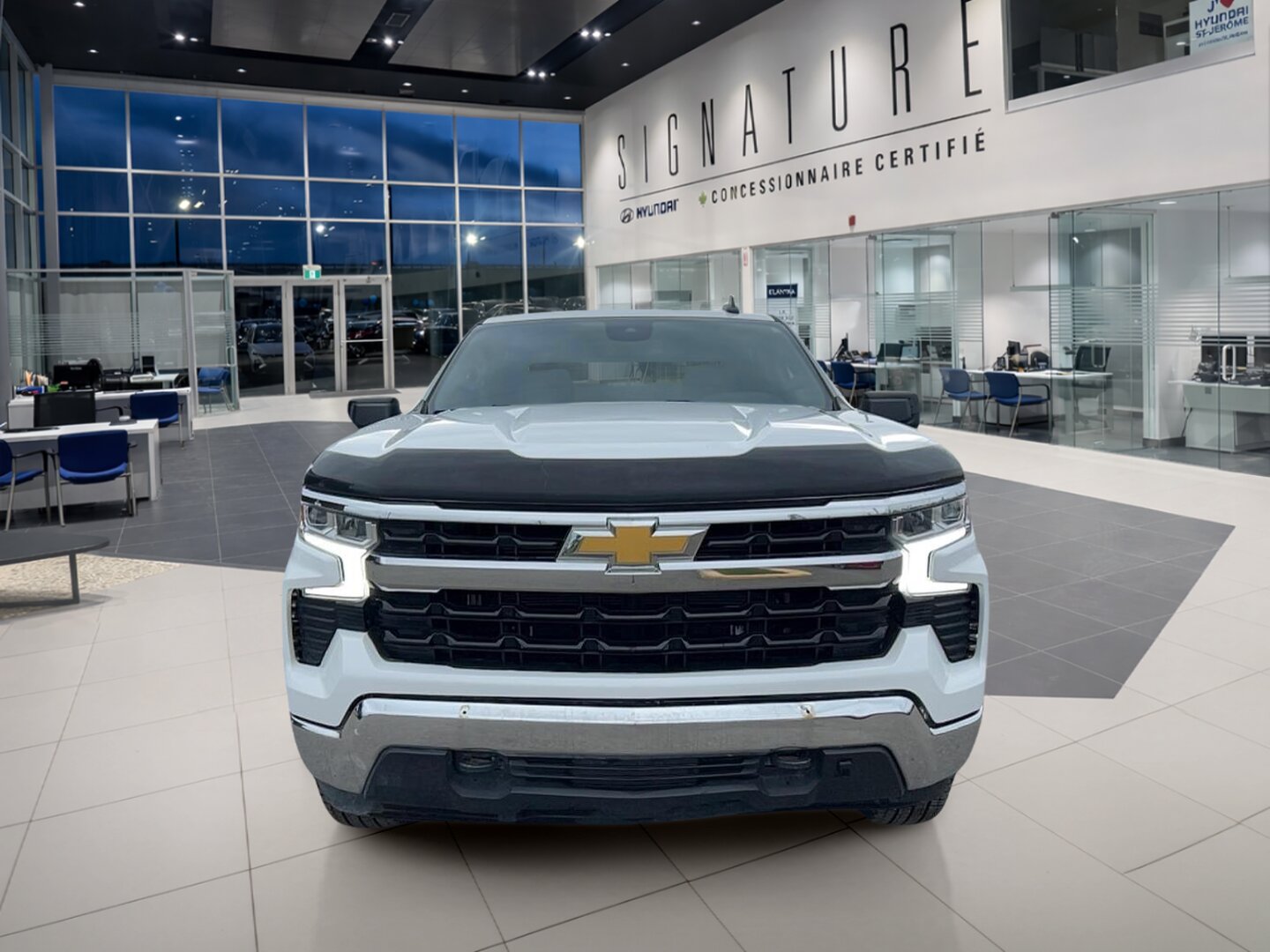 2023 Chevrolet Silverado 1500 - Image 2