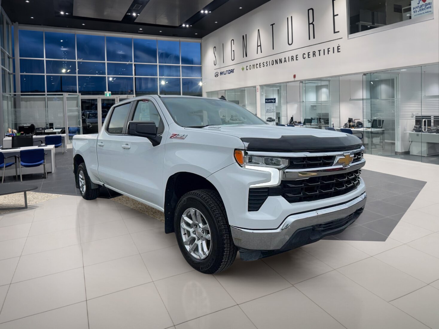 2023 Chevrolet Silverado 1500 - Image 3