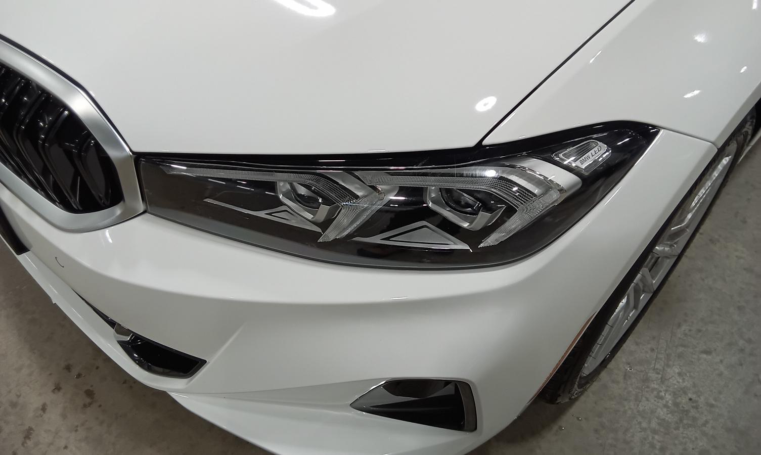 2023 BMW 330i - Image 10