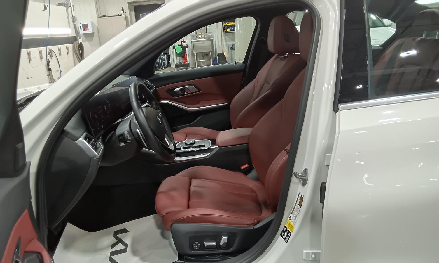 2023 BMW 330i - Image 21