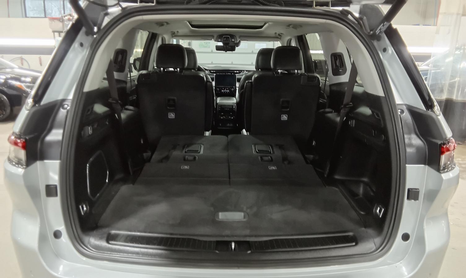 2021 Jeep Grand Cherokee L - Image 12