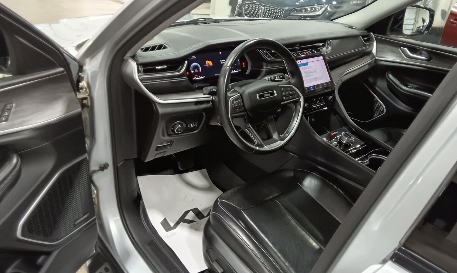2021 Jeep Grand Cherokee L - Image 14
