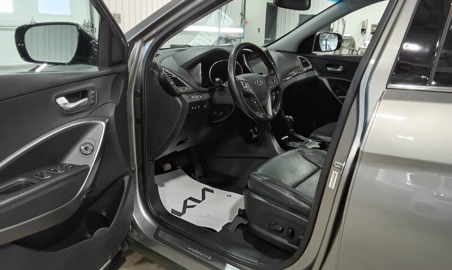2015 Hyundai Santa Fe Sport - Image 14