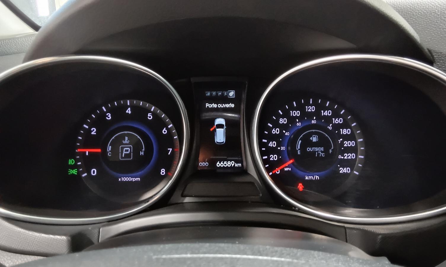 2015 Hyundai Santa Fe Sport - Image 16