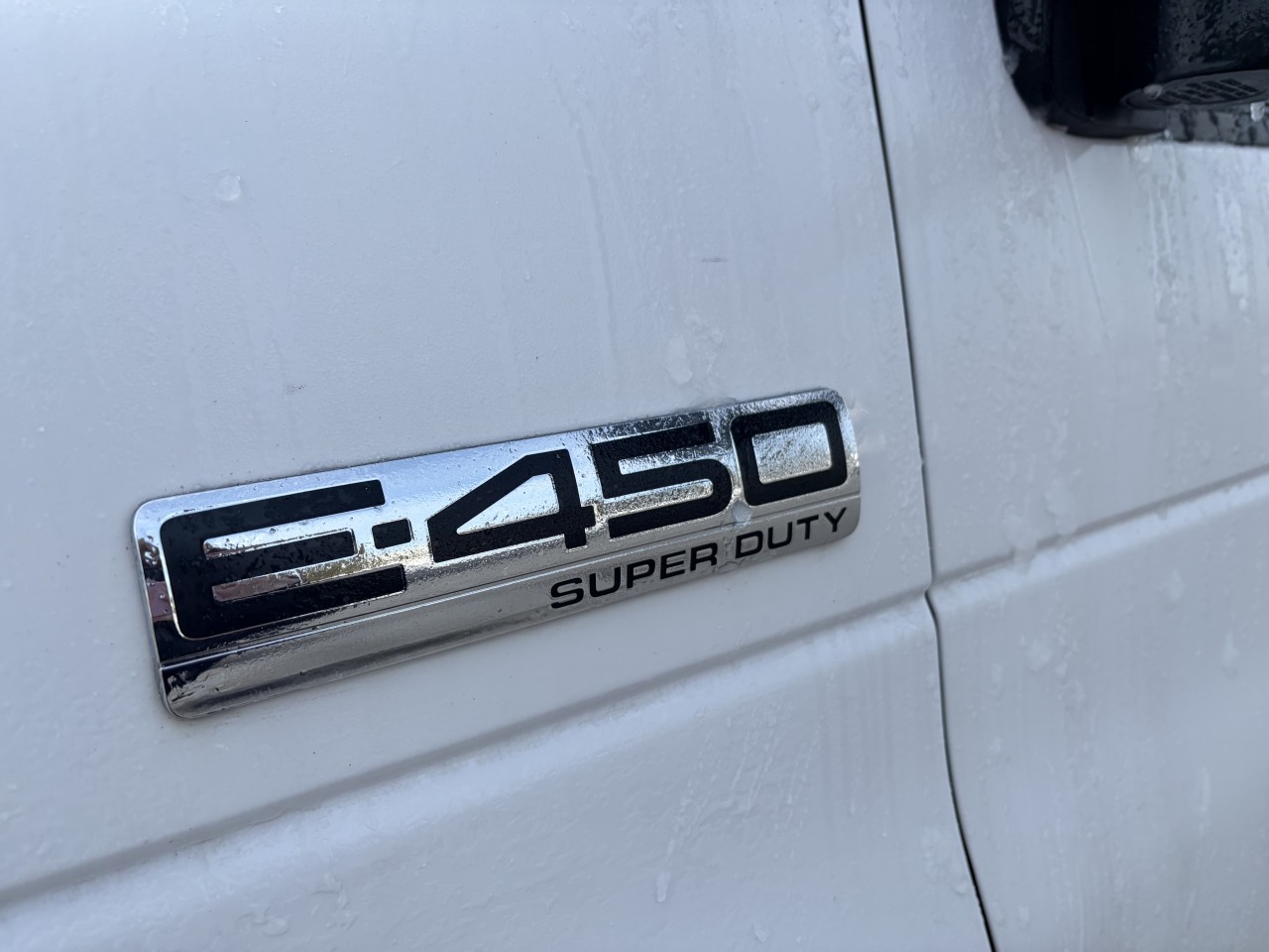 2017 Ford E-450 Super Duty - Image 4