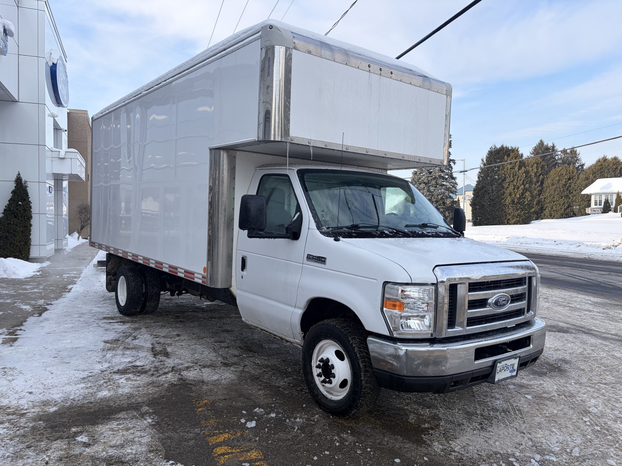 2017 Ford E-450 Super Duty - Image 10