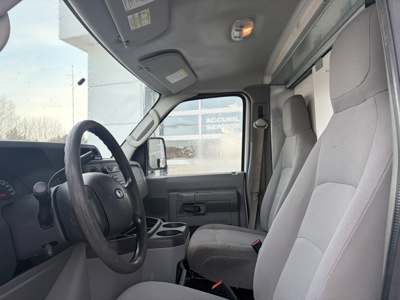 2017 Ford E-450 Super Duty - Image 15