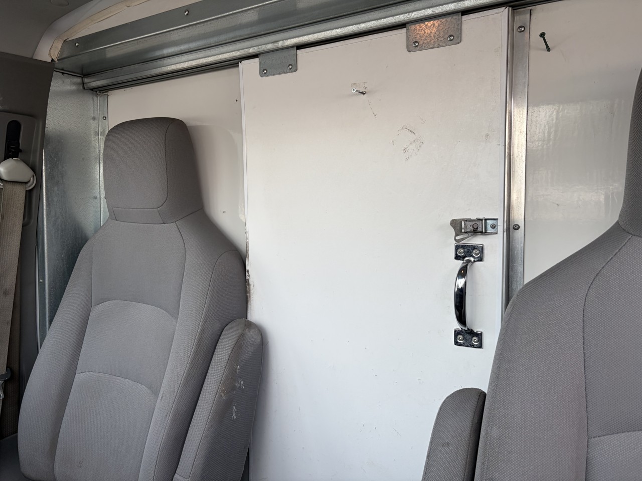 2017 Ford E-450 Super Duty - Image 19