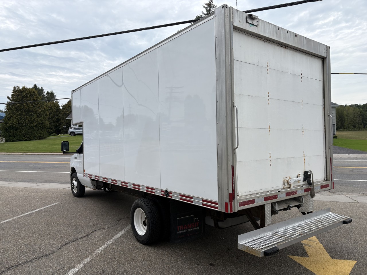 2017 Ford E-450 Super Duty - Image 25