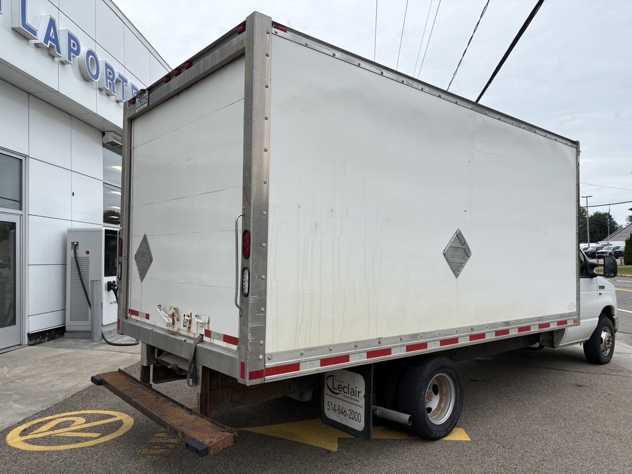 2014 Ford E350 CUTTAWAY 16 PI. - Image 3