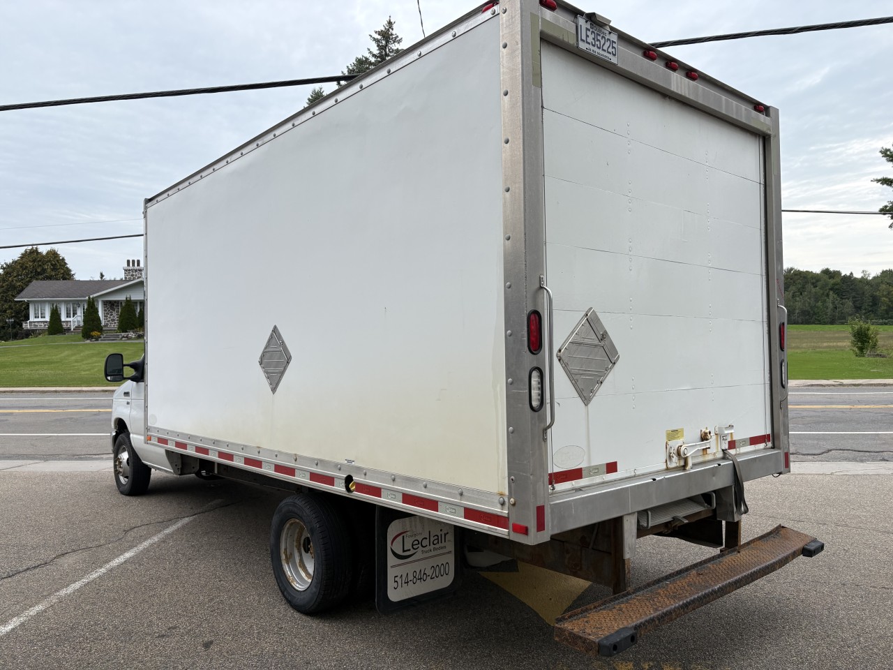 2014 Ford E350 CUTTAWAY 16 PI. - Image 10