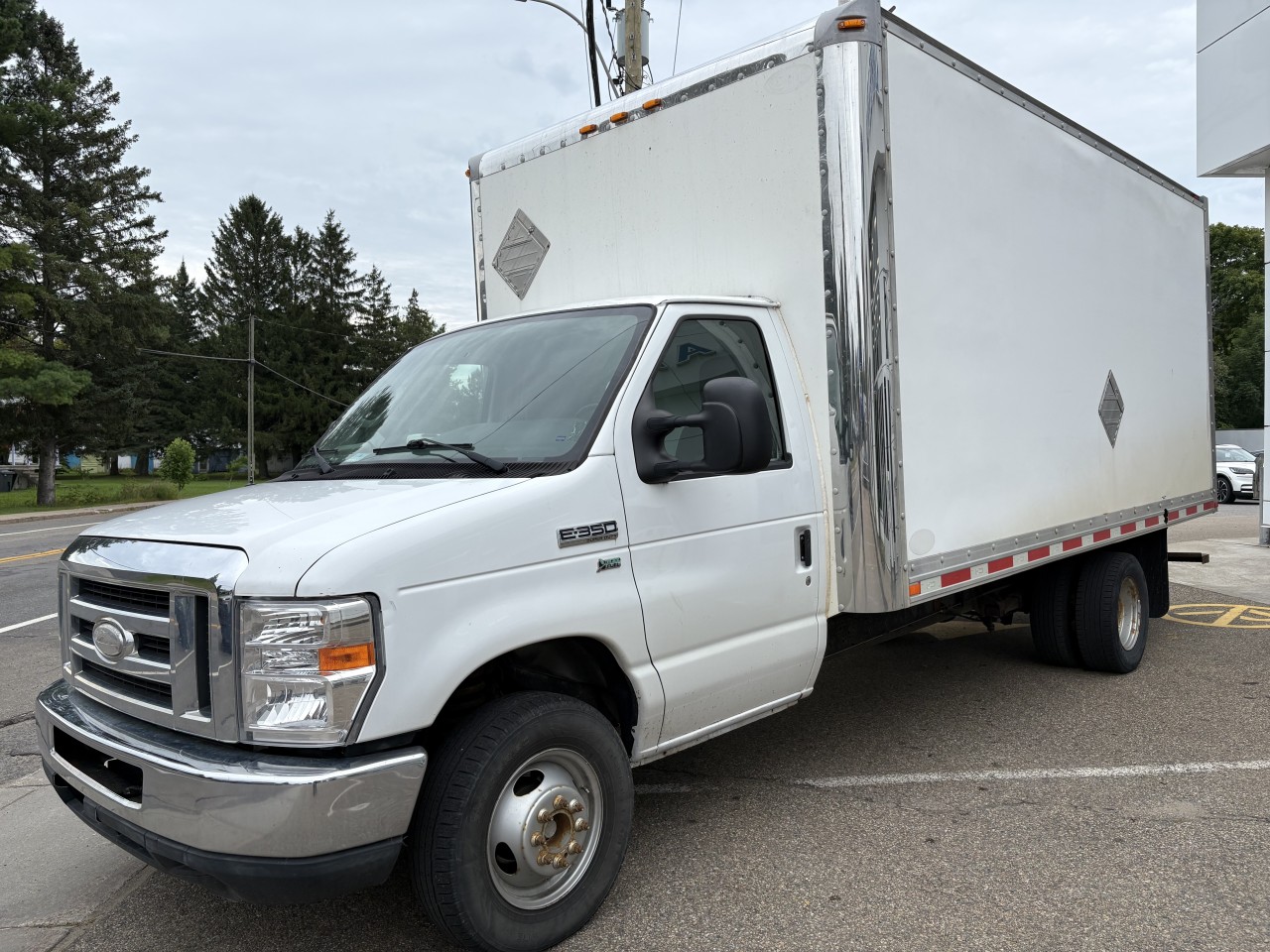 2014 Ford E350 CUTTAWAY 16 PI. - Image 12