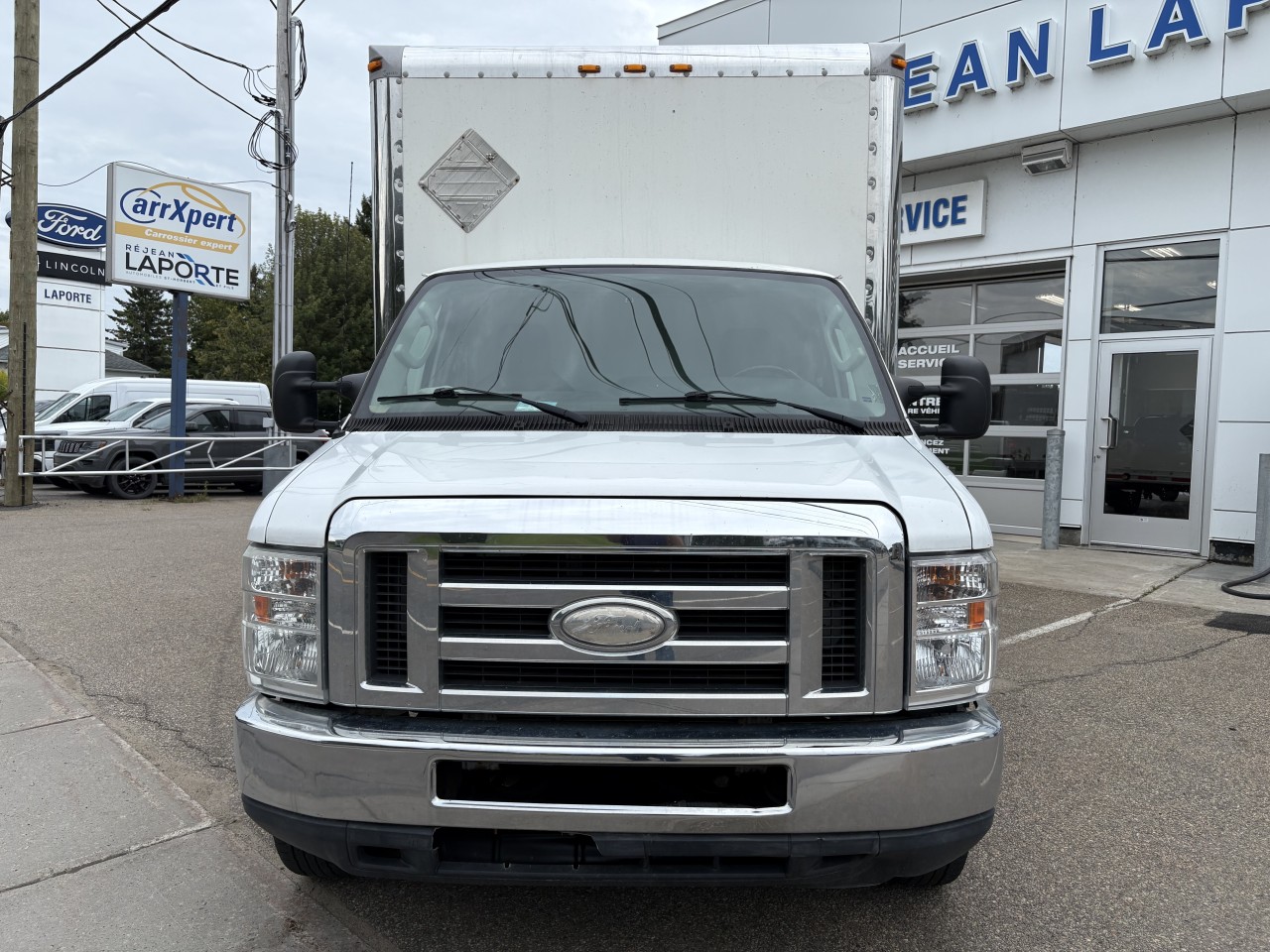 2014 Ford E350 CUTTAWAY 16 PI. - Image 14