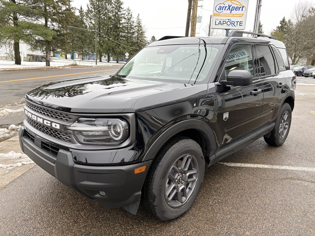 2025 Ford Bronco Sport - Image 3