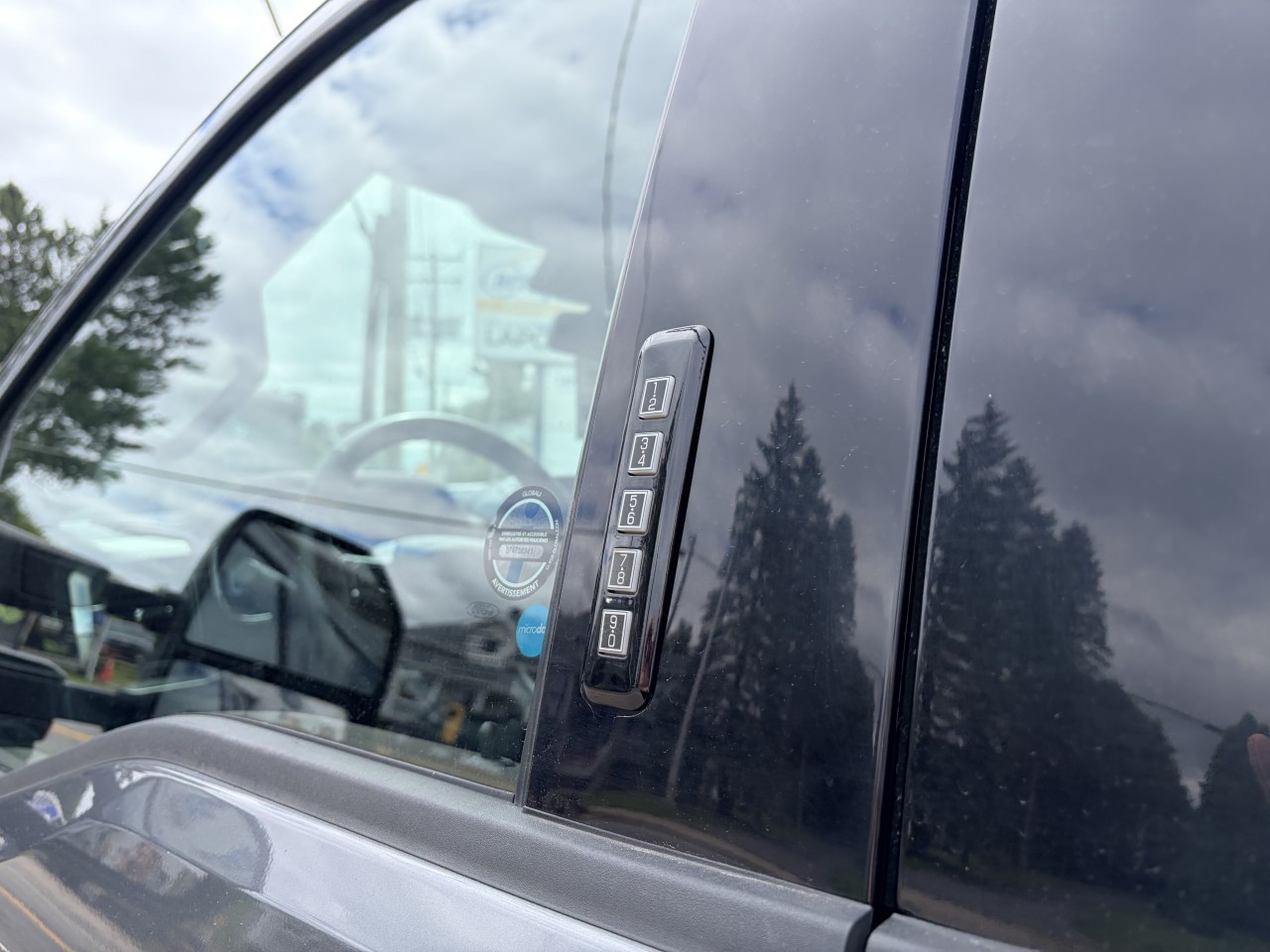 2022 Ford F-150 - Image 6