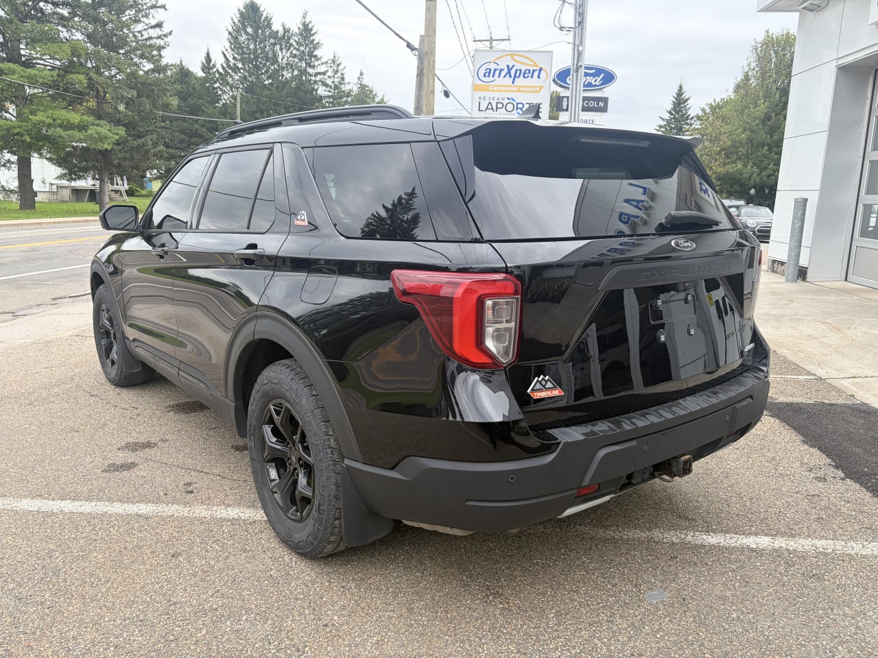 2022 Ford Explorer - Image 4